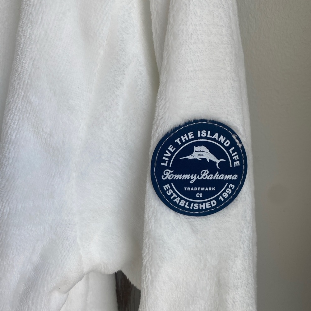 Tommy Bahama Unisex Luxury Hotel Spa Robe - White with Navy Piping - OSFM - Picture 7 of 9